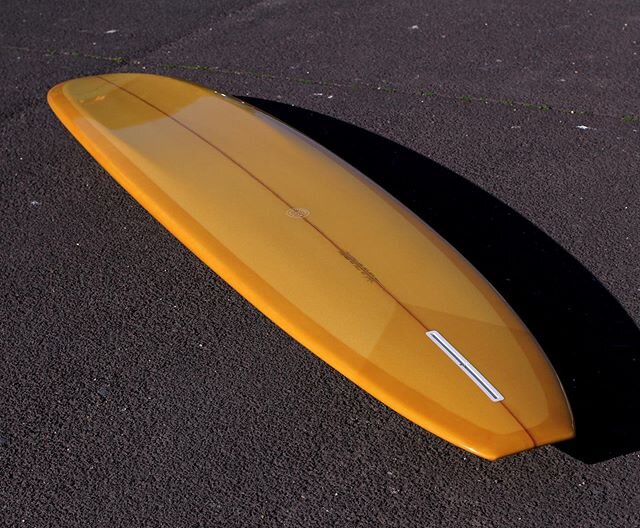 Stay golden... .
Dead 9 &lsquo;hog&rsquo; shining through for @pollymrobinson .
Handmade start to finish .
.
.
.
.
.
#golden #singlefin #longboard #customsurfboards #handmade #resintint #surf #summersurf #staygolden #surfing #surfdaily #noserider #lo