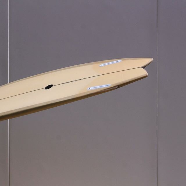 E-wings...
.
5&rsquo;8 feral twin ready to go .
Handshaped .
Available online or dm for more info. Still offering 15% off on stock boards so take advantage .
.
.
.
#handshaped #surfboard #ewings #twinfin #customsurfboards #twinfish #feral #surfuk #su