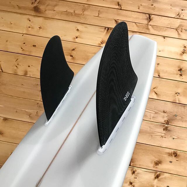 Stealth keels for @jossconnolly
.
Catching up with fins this week for those who have been waiting, thanks for everyone&rsquo;s patience and always so grateful for all the support 🙏
.
.
.
.
#twinfins #keelfins #handfoiled #fibreglass #fins #custom #f