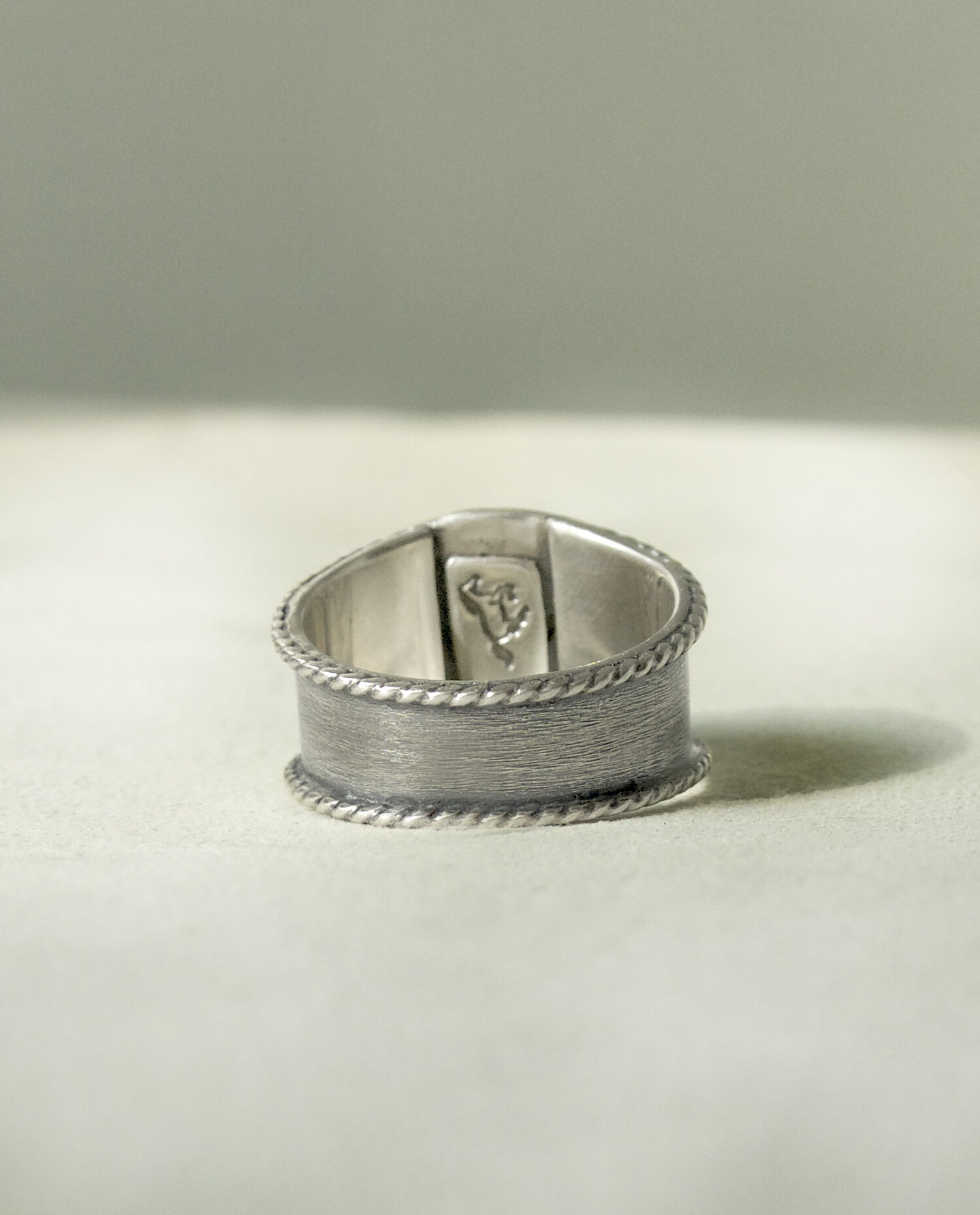LuckyPeakOvalRing3.jpg