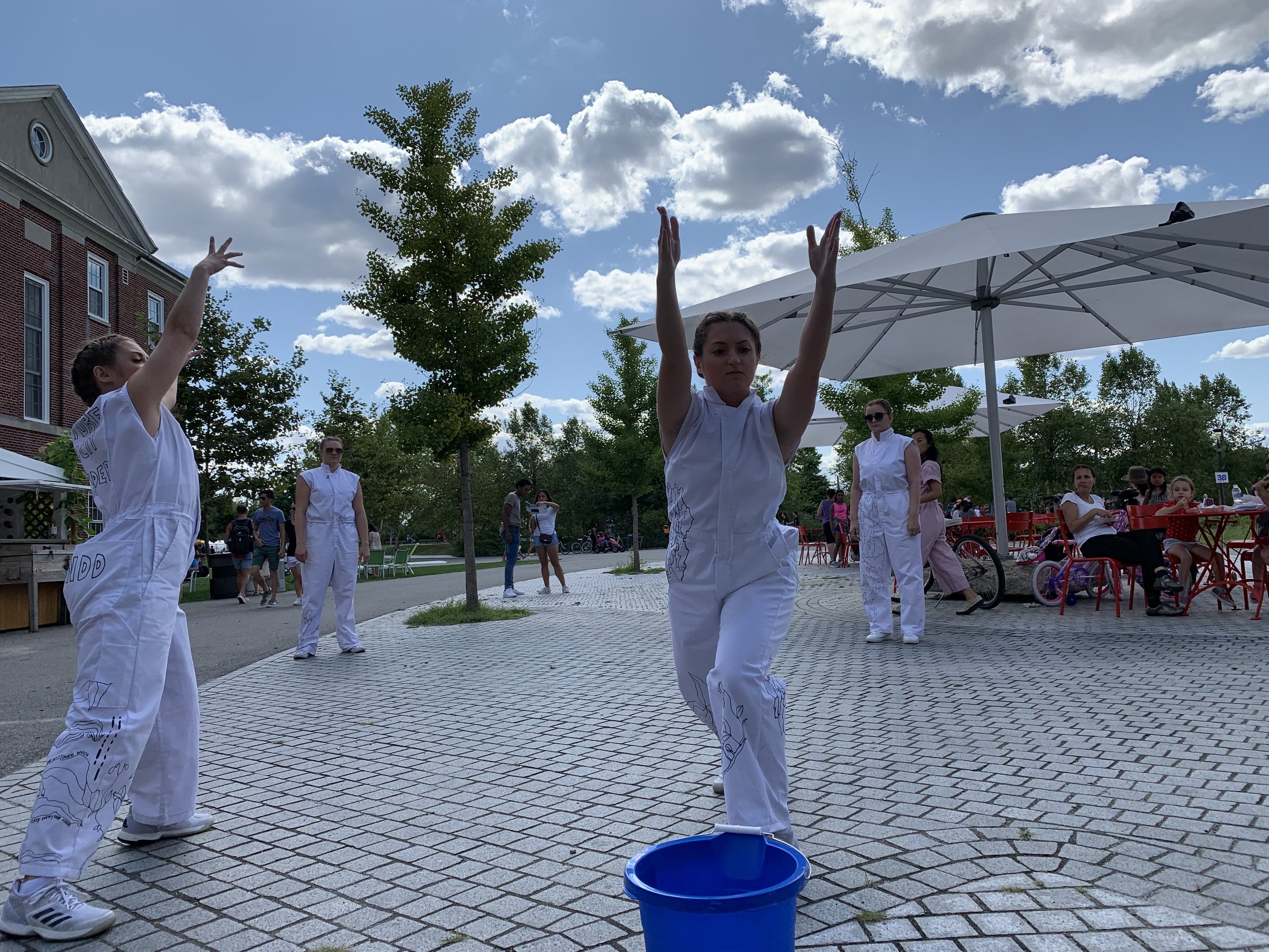 Armations_food court performance01.jpg