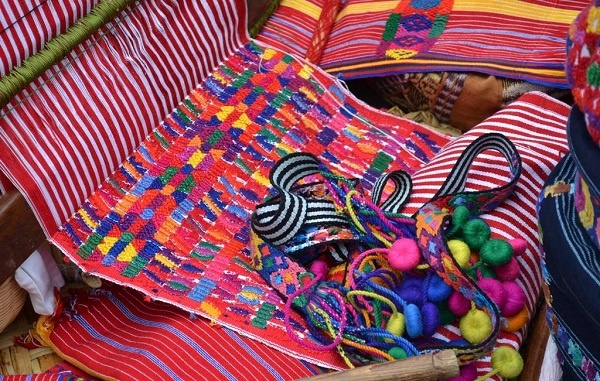 guatemala_indigenous_textile_design.jpg_888881121.jpg