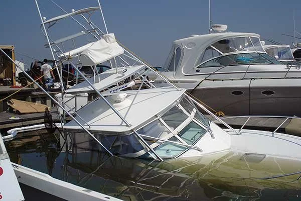 sunken-pwerboat.jpg