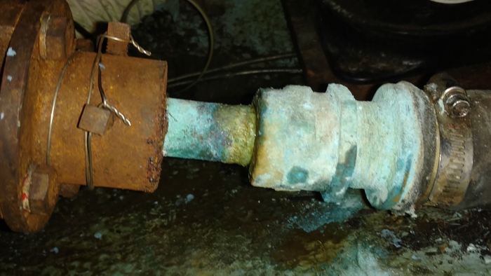 Replacing-stuffing-box-with-dripless-seal-system.jpg