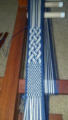 4e67f9ae2b5b2d7c8d64375f56a50a90--inkle-loom-hand-weaving.jpg