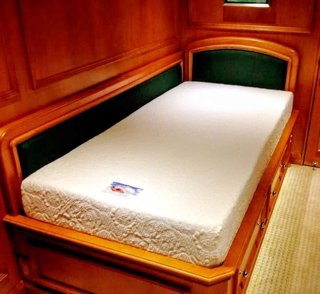 38ff4b746e675ee0b7b322aa58342ddc--mattresses-boats.jpg