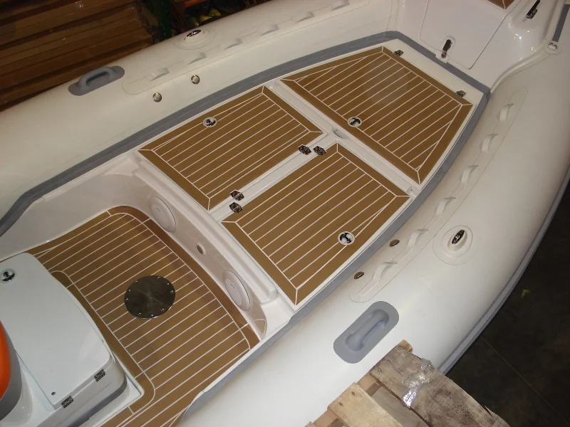 Dillon Francis Oberholzer Teak-inflatablet-