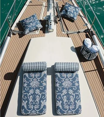 80ea3bd0587680cbaf3fdccdcfa1b2ef--houseboat-ideas-outdoor-fabric.jpg