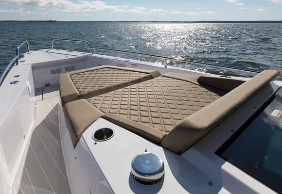 feat37Sunbed-on-foredeck-R7A8824 (1).jpg