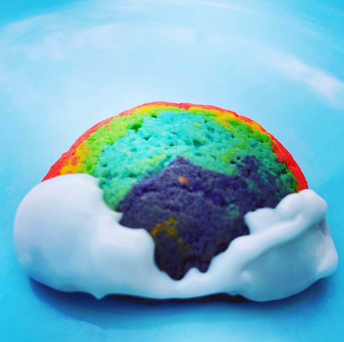 At Canary Towers we have been making rainbow biscuits today and thinking of the happy times we will have again. We are staying positive and keeping smiling. We can do this together 🌈💝 #photobooth #photoboothwedding #photoboothrental #photoboothesse