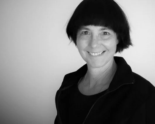 Instructor: Bonnitta Roy is an award winning process philosopher, coach, and organizational consultant. She is the founder of Alderlore Insight Center and APP Associates . Her writing is focused on building organizations as open participatory structures. 