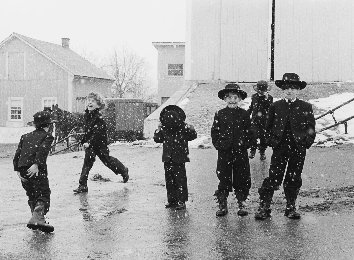 Amish-Chlildren-Playing-in-Snow-Lancaster-Pennsylvania-1969.jpg