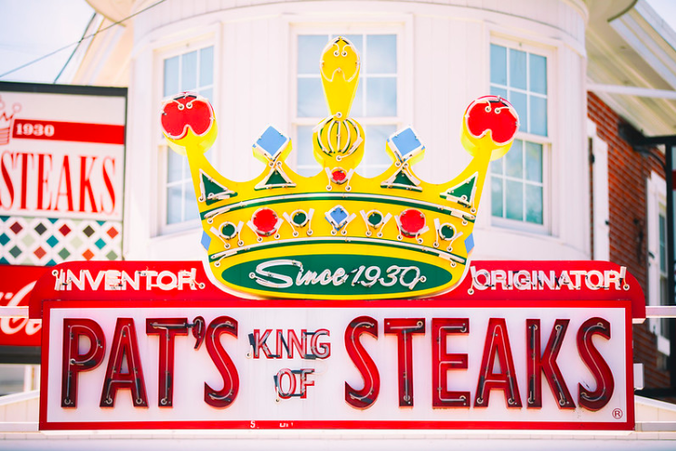 Thomas Hawk, “Pat’s King of Steaks” (2018)