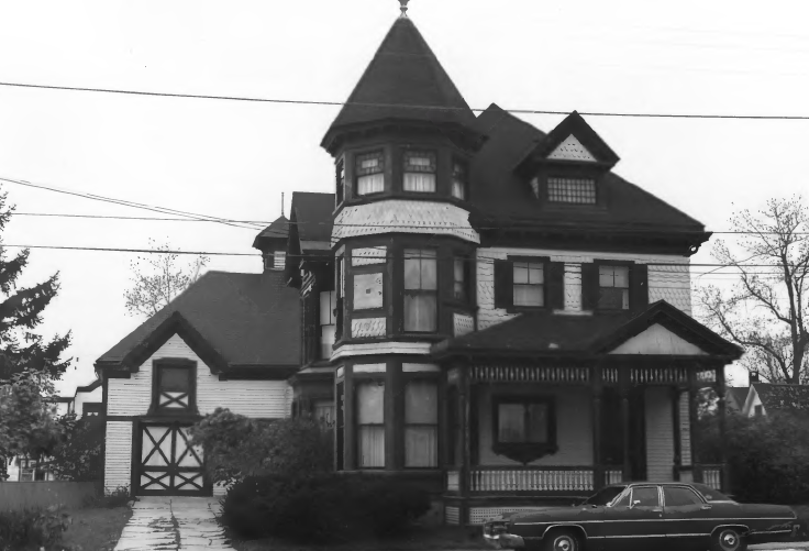 Seavey House Photo c. 1977.png