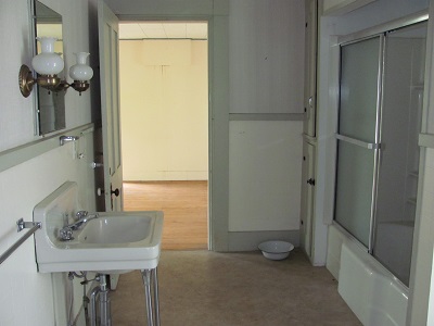 Bathroom1.jpg