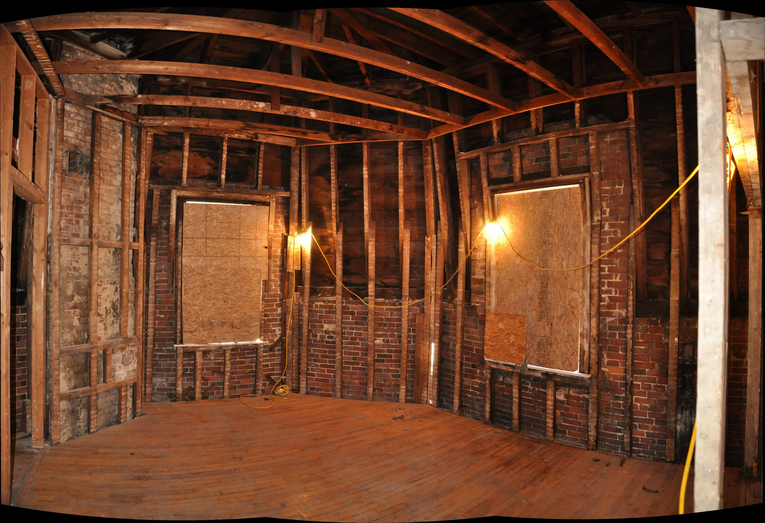 660 Congress - Paragraph 4 - ThirdFloorLivingRoom.Before.jpg
