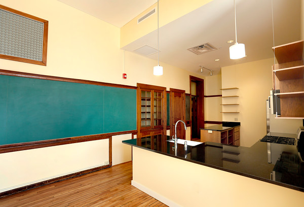 14 Interior unit with blackboard.jpg