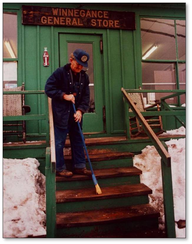 Winnegance General Store, Harpo Staples, 1987.jpg