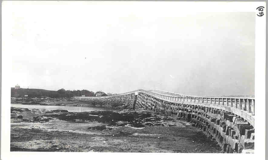Completed-bridge-East-side-1927.jpg