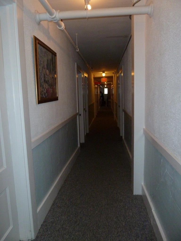 ColonialInn_007.JPG