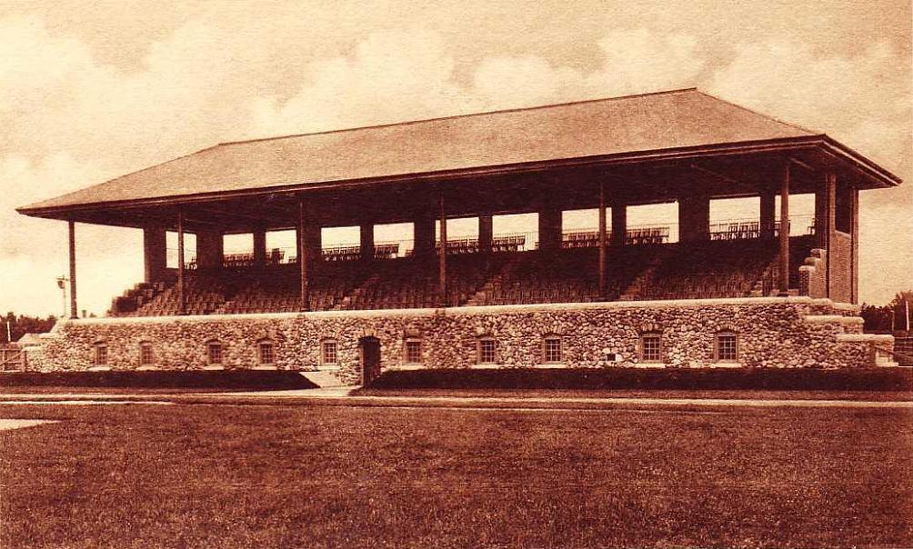 Hubbard_Grandstand,_Bowdoin_College,_Brunswick,_ME high res.jpg