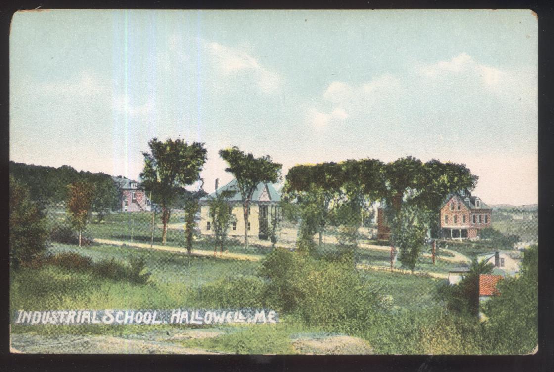 1907, Admin. Bldg. at center.jpg