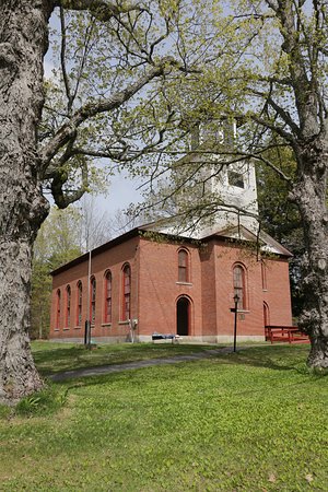 2c_readfield union meetinghouse exterior.jpg