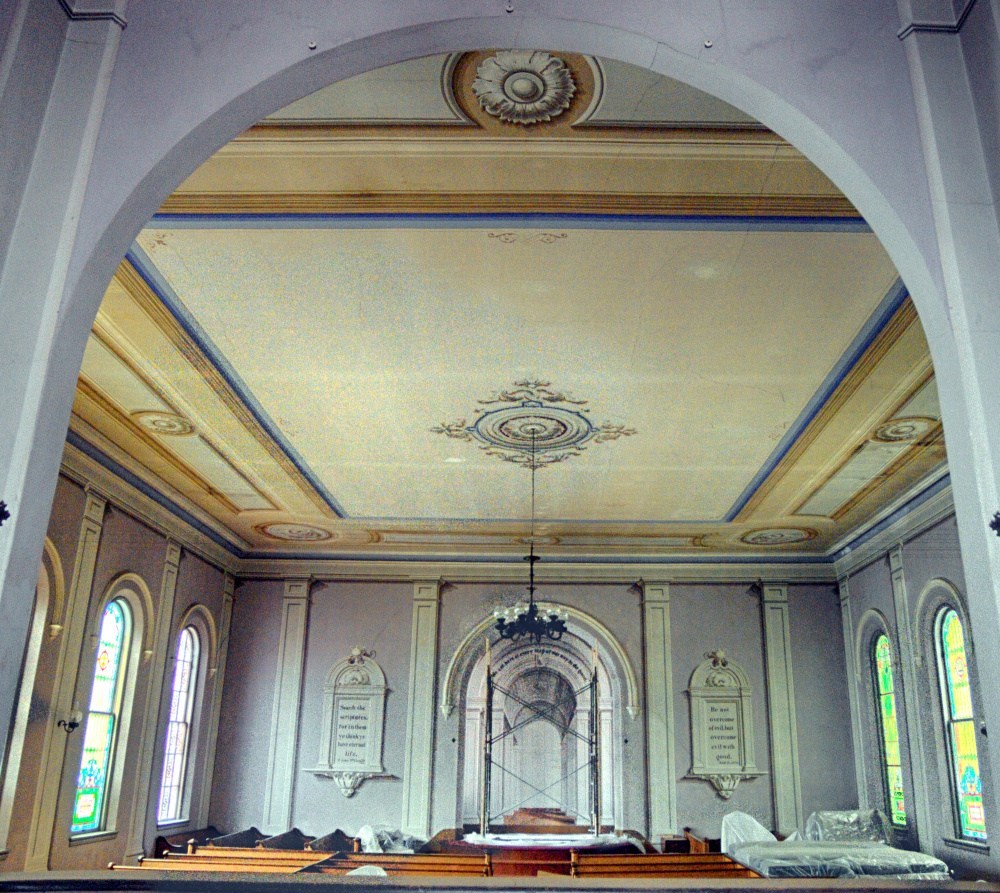 Interior of Union Meeting House 3.jpg