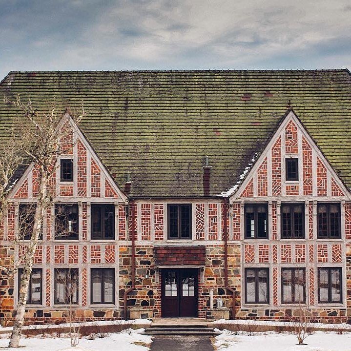 Within Acadia National Park (established in July 1916) stands Rockefeller Hall, built in 1933 by the National Park Service to house Navy personnel. John D. Rockefeller, Jr. commissioned noted architect Grosvenor Atterbury to design in the French Norm