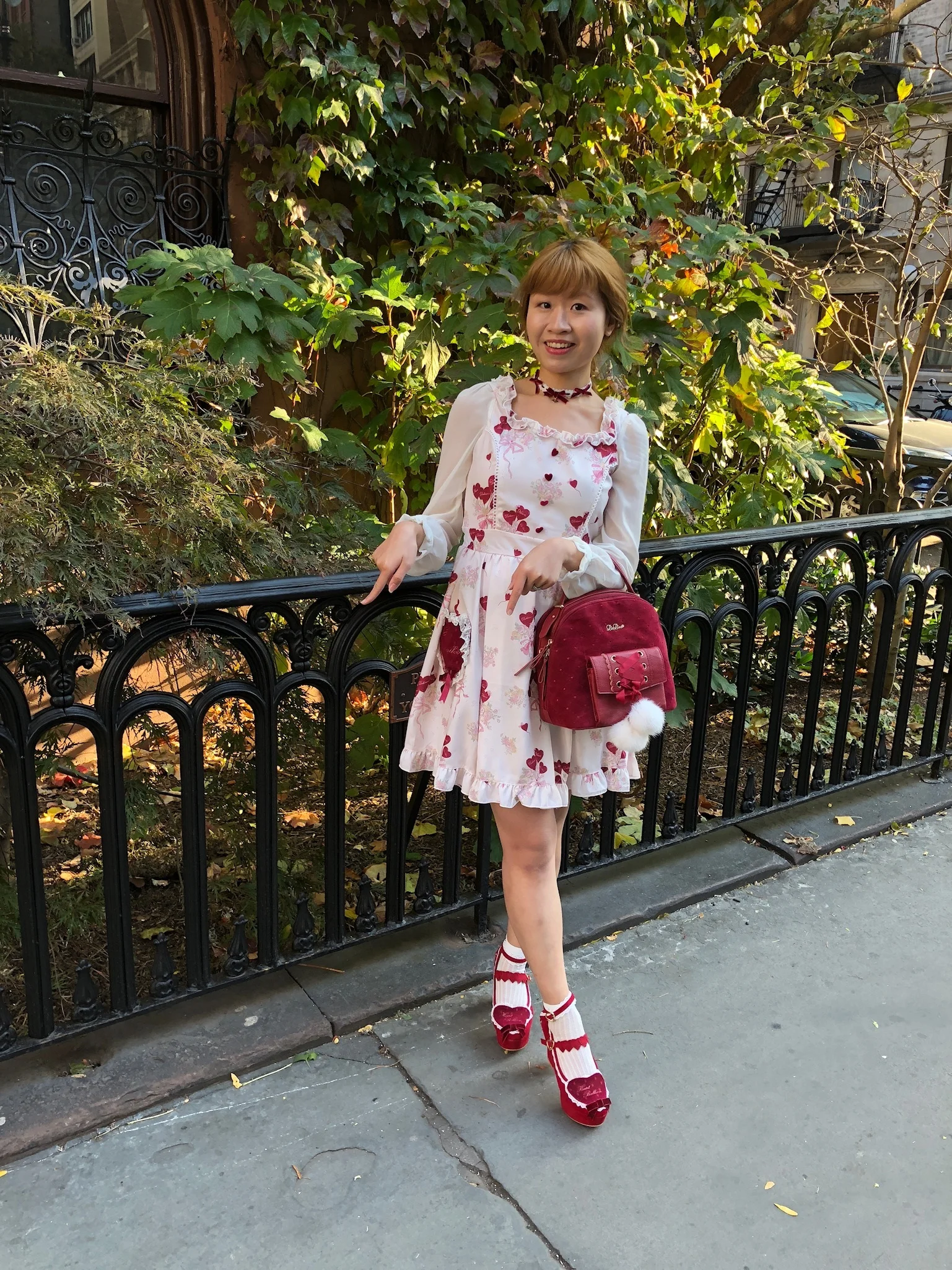 Dress, bag, shoes, necklace: LIZ LISA. Me trying to do the "Heart heart" dance. 