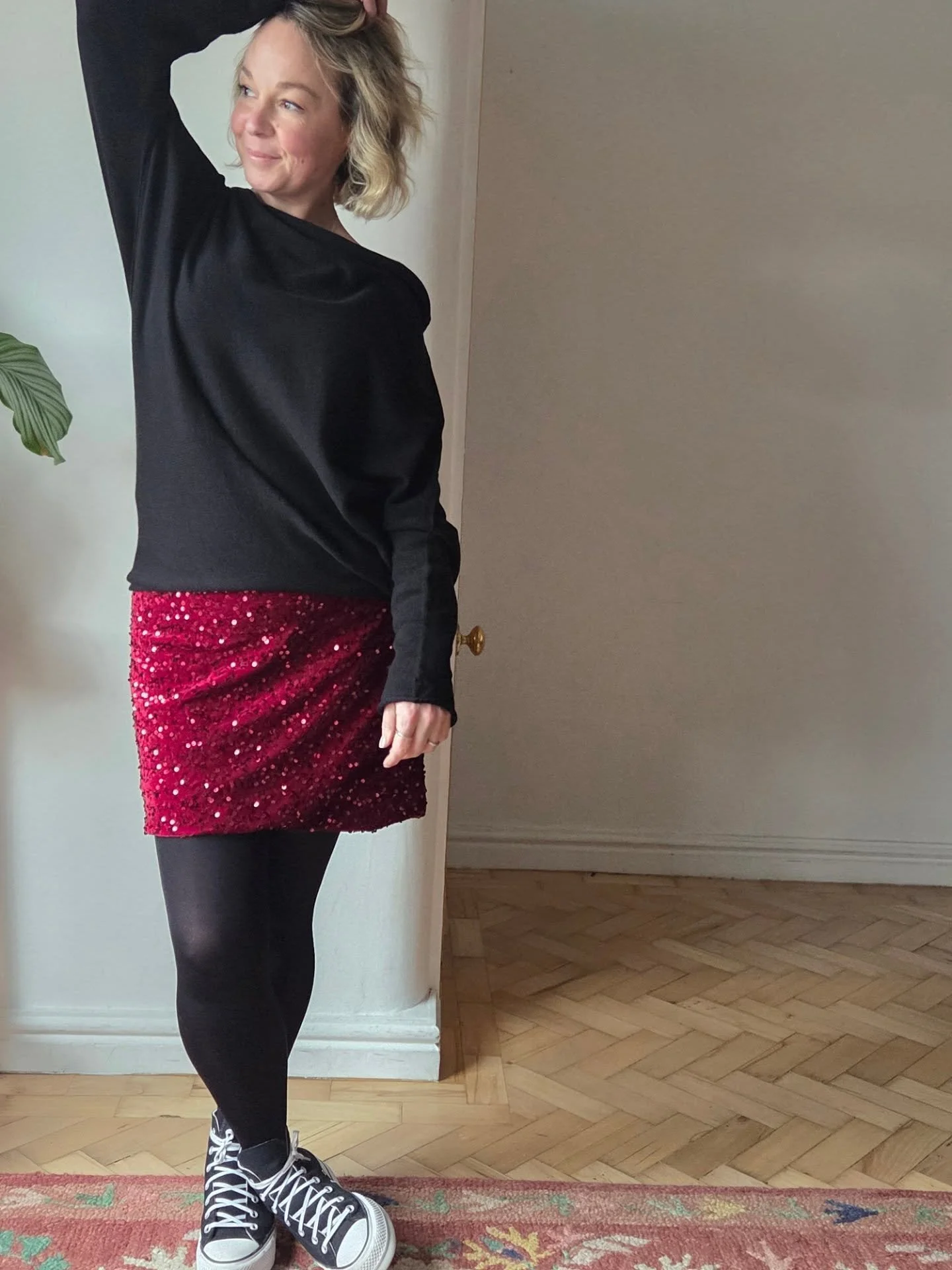 NEARLY SOLD OUT!!

Just a few sequin skirts left for the festive season!

Fully elasticated waistband, strety velvet material.. Soft and comfy!!

Let me know if you need the link

Clem 🍊

#sequin
