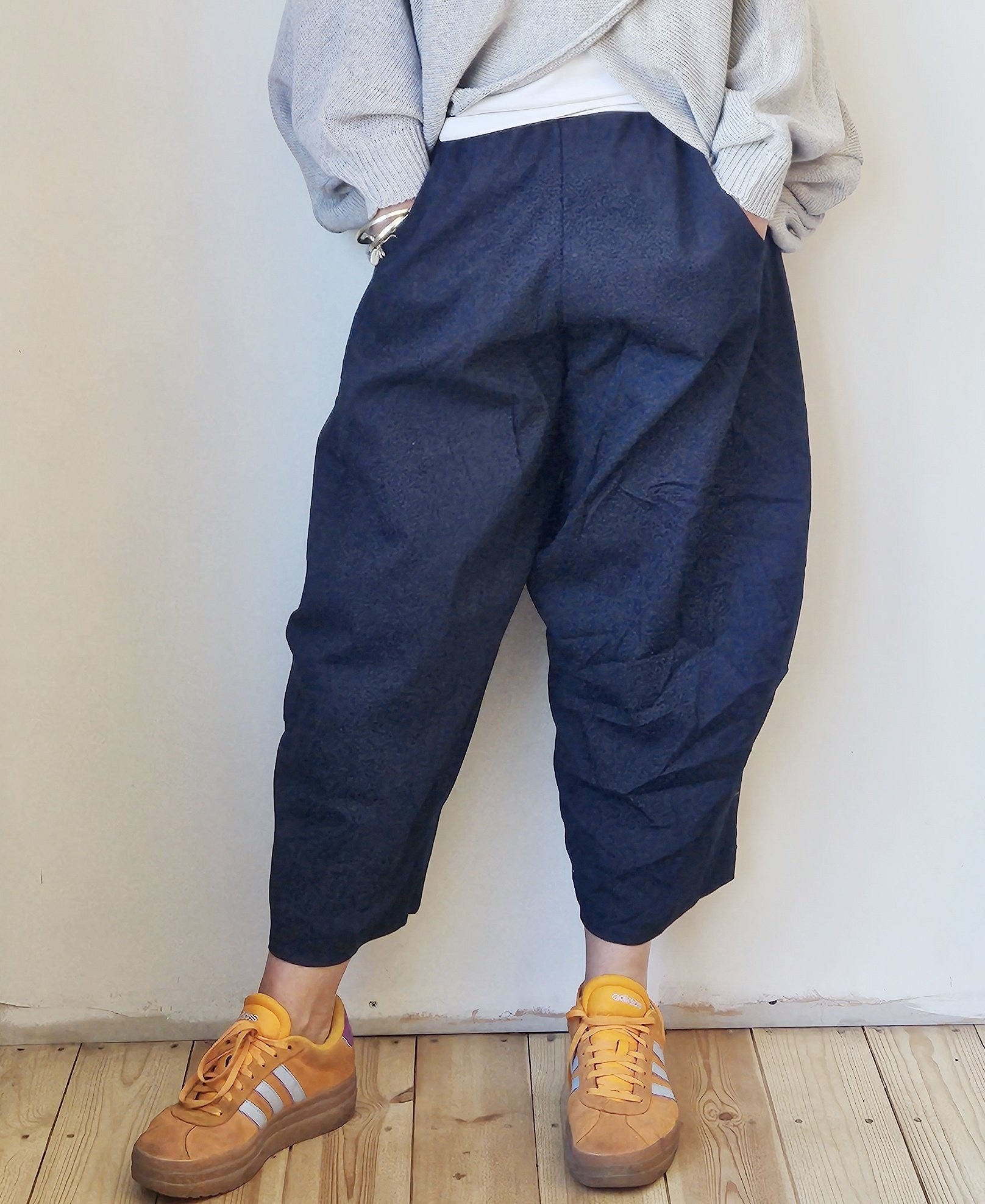 Cropped trousers