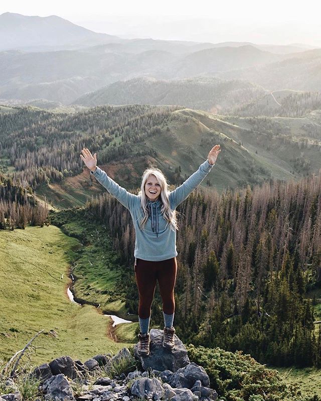 #travelherway | @brittsmith14
&bull;
Brittani may have just inspired us with her &ldquo;another sunrise Saturday&rdquo; caption. Imagine if every Saturday, we woke up early enough to catch a beautiful sunrise on a trail somewhere. It sounds like the 