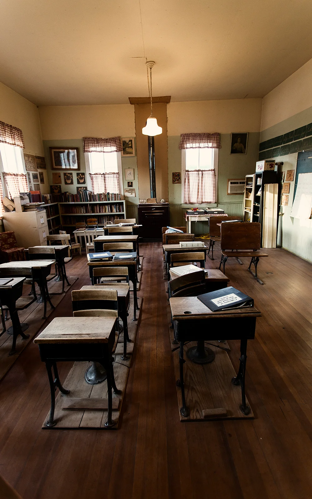 oldschoolroom.jpg