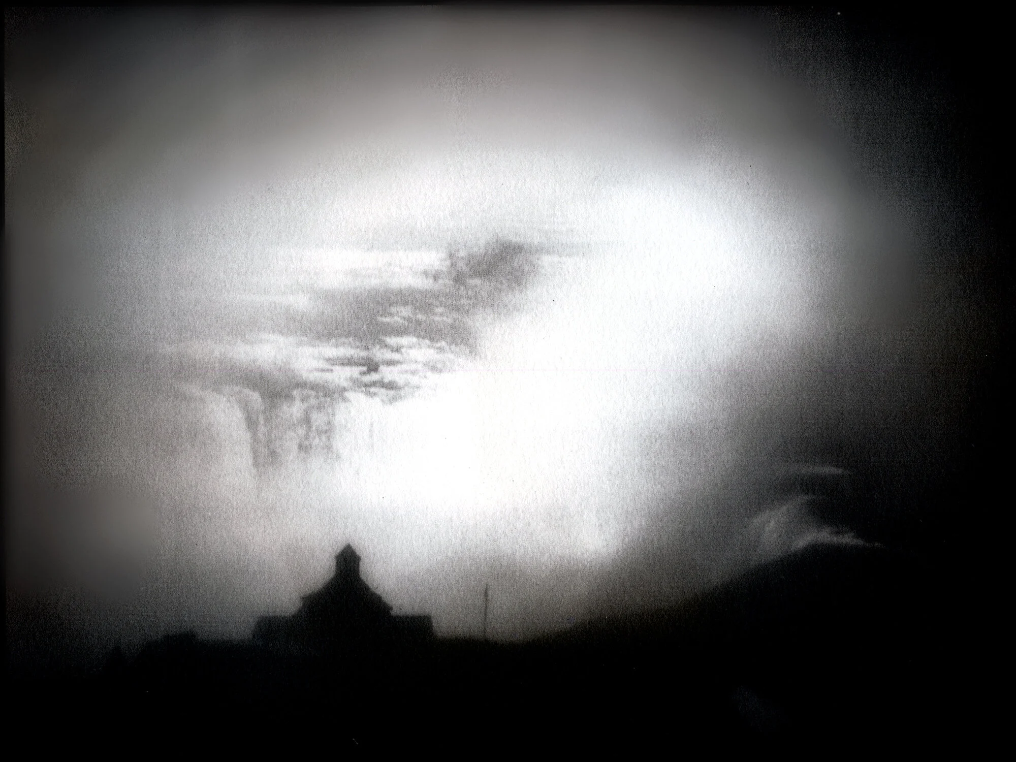 NiagraNightInFog.jpg