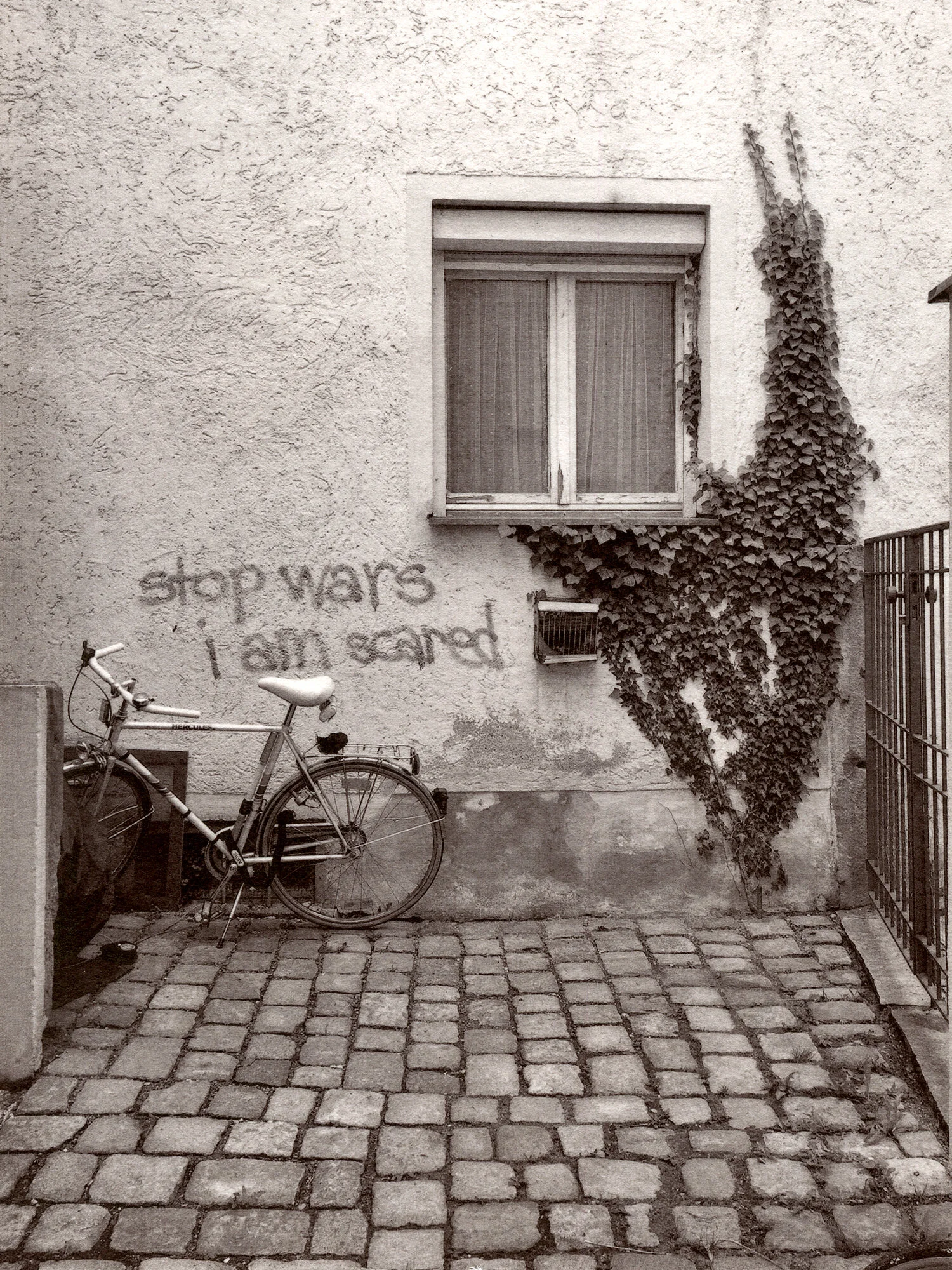 StopWarScared.jpg