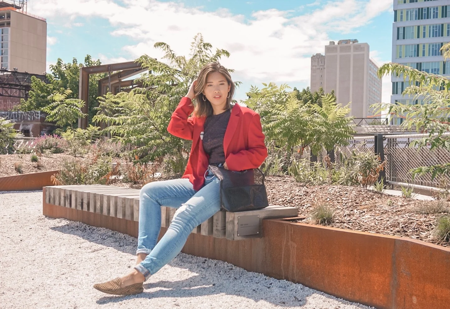 What Bottoms to Wear for a Pear Shape Body