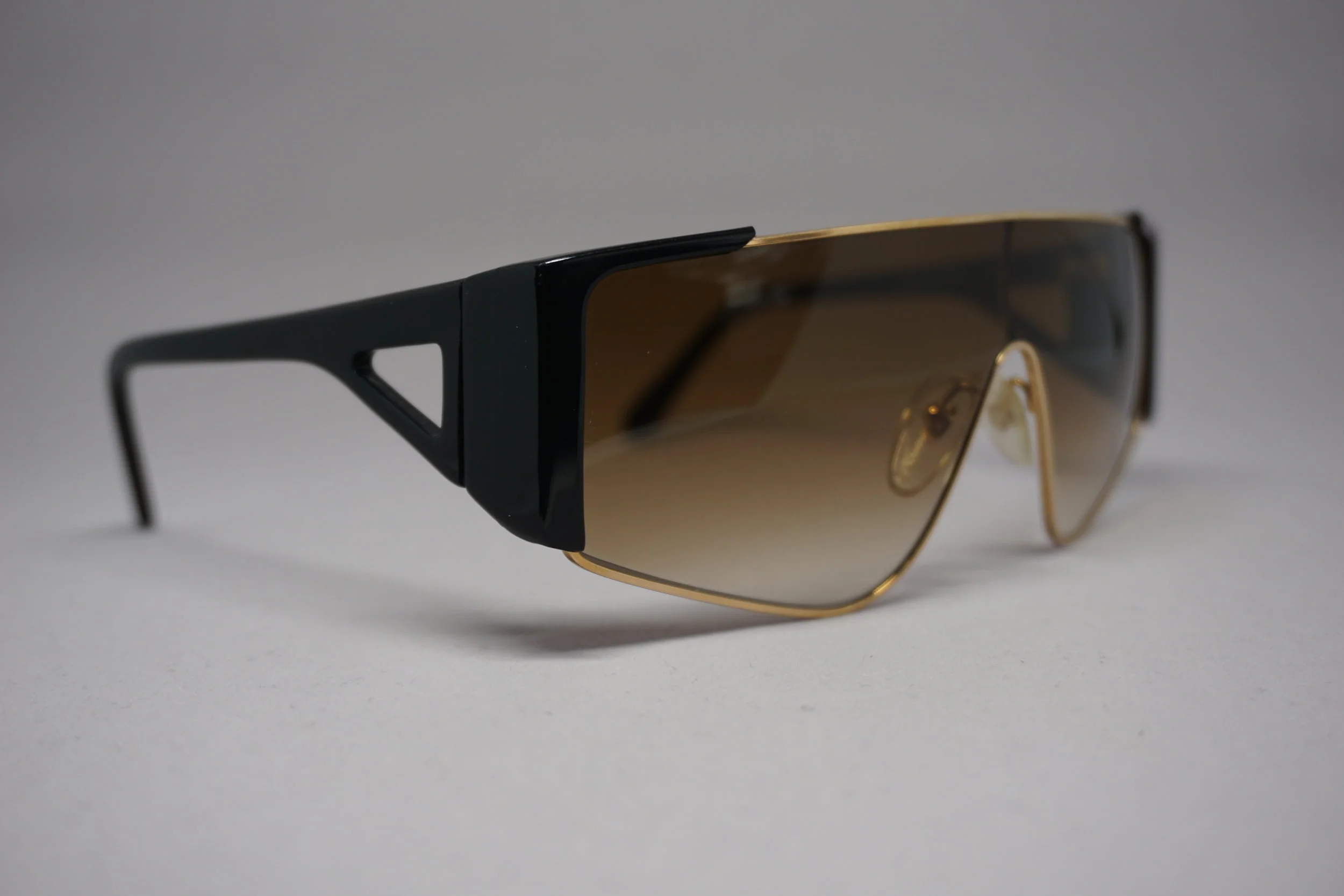 Maga Design-5020E-1.JPG