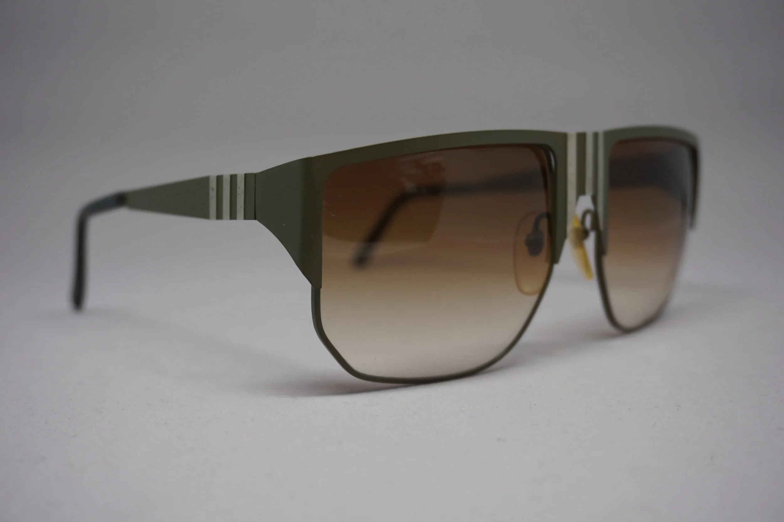 Maga Design-3027-1.JPG