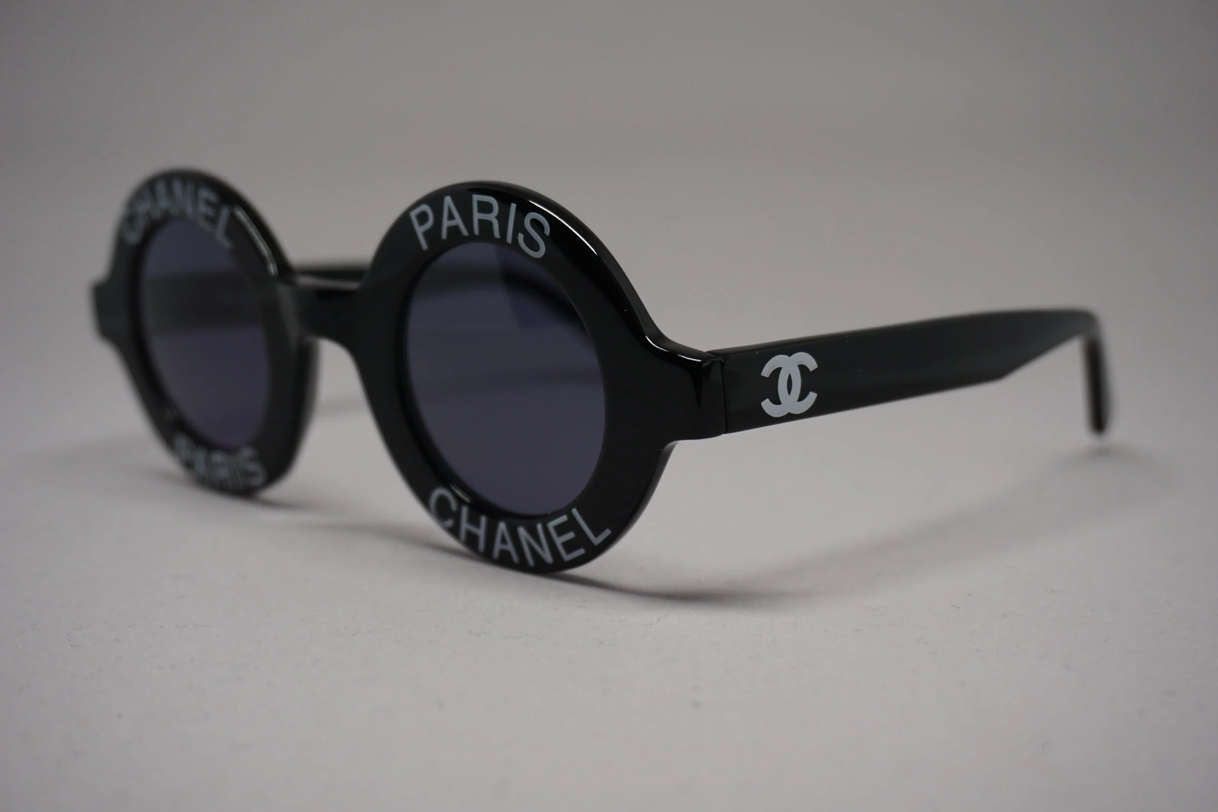 chanel-01945-94305-left.JPG