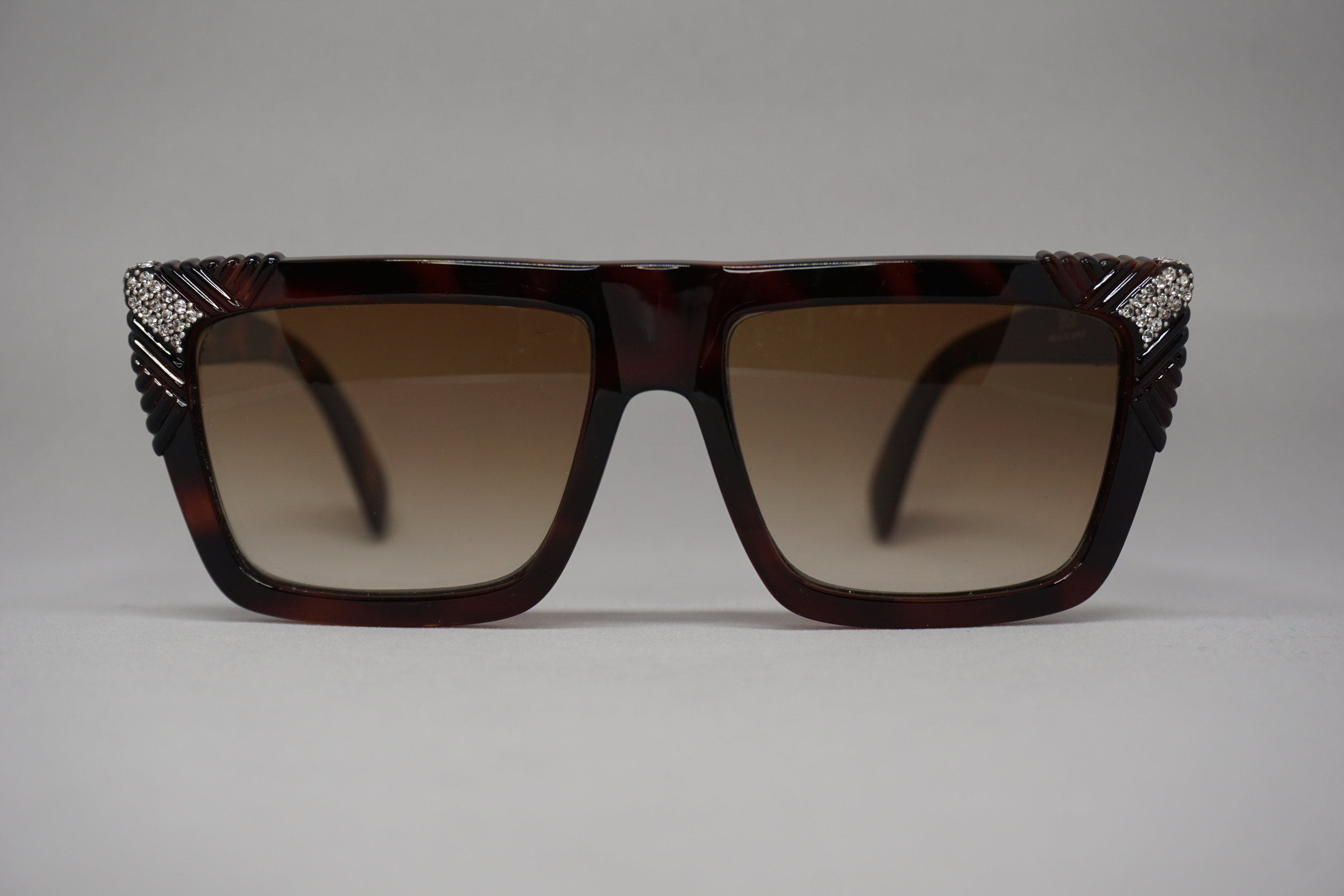 Versace-Basix-812-Vintage-Sunglasses-front.JPG
