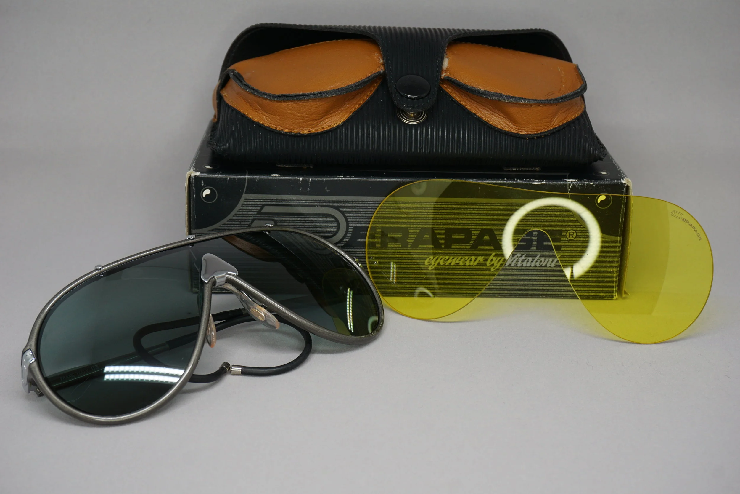 Derapage-FS-Racing-Vintage-Sunglasses-full-kit.JPG