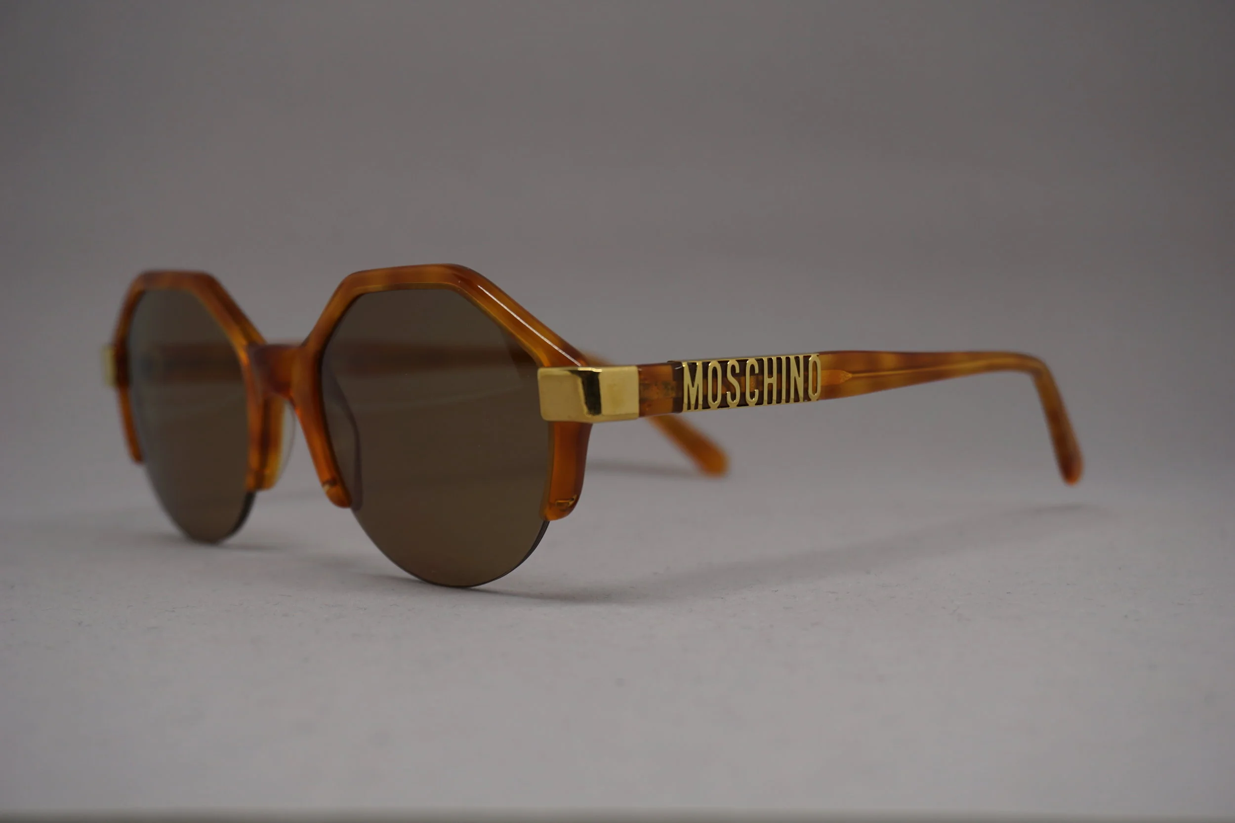 Moschino-M19-Vintage-Sunglasses-left.JPG
