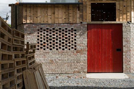 8_the-cowshed-summer-project-for-a-sustainable-future_thumb.jpg