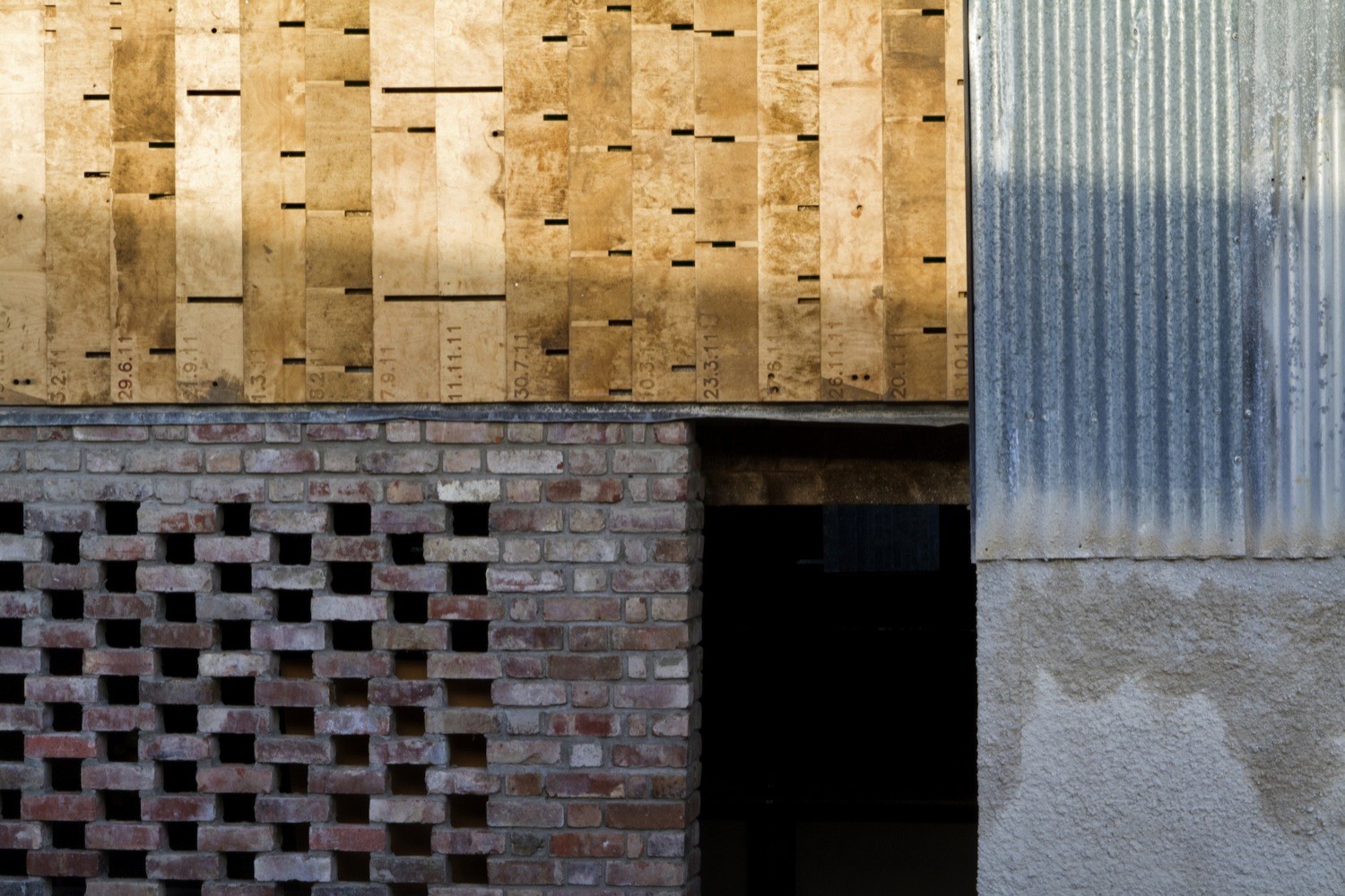 Cowshed__design_and_build_workshops_led_by_Cowshed_Collective._Image_by_Ste_Murray_(4).jpg