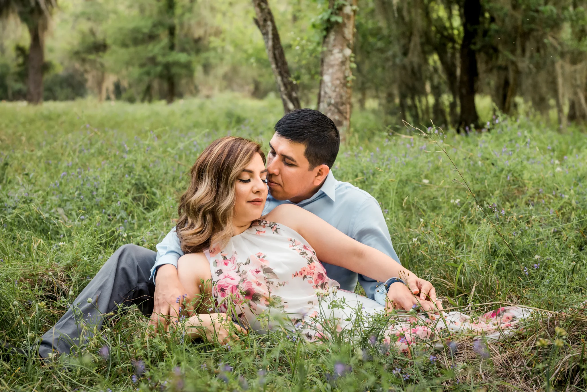 Outdoor Houston Family Photo Session with Golden Light, Mossy Trees, and Summer Sunlight.