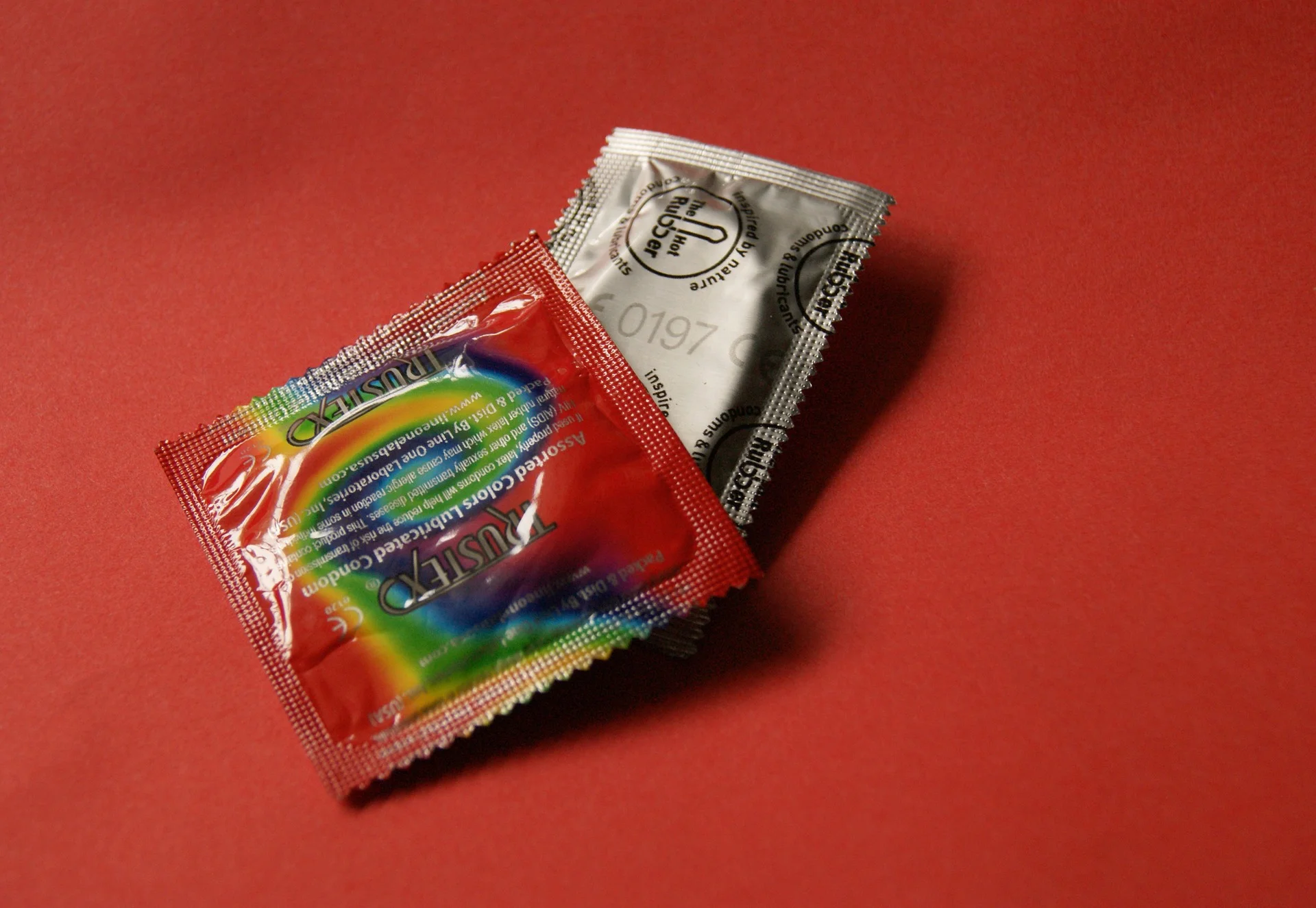 colourful-condoms-849409_1920.jpg