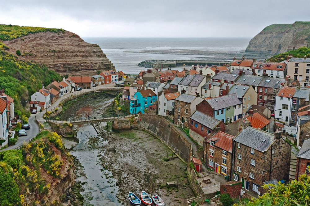 Staithes Sea Front.jpg