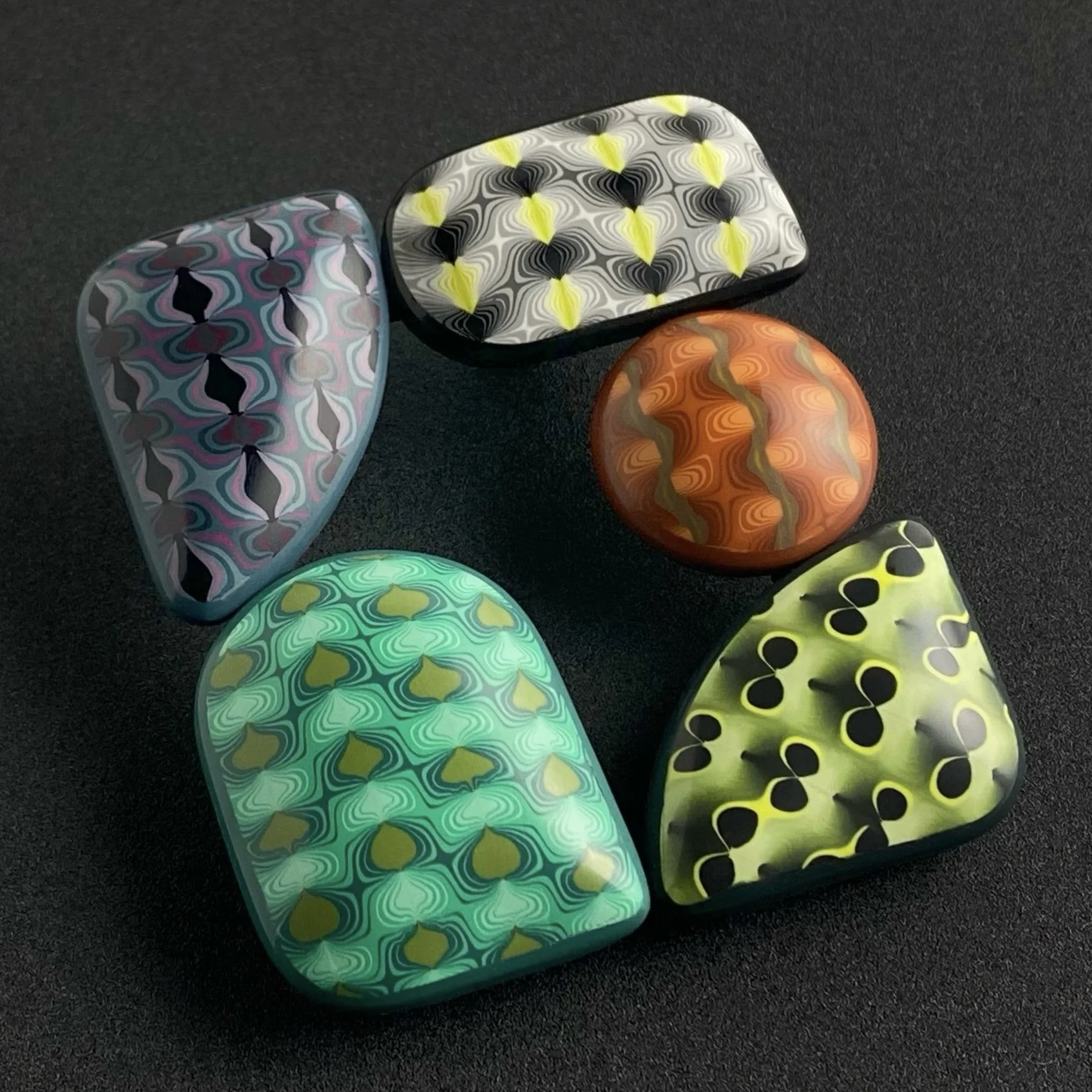 TWIST BROOCH.jpg