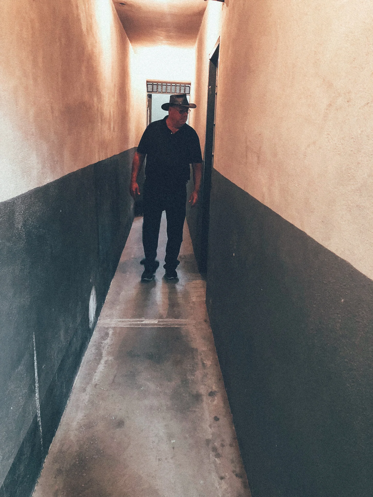 un.dadhallway.jpg